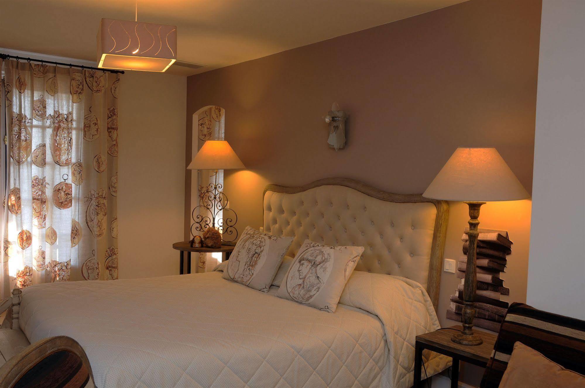 Hotel Du Clos Le Rouret Buitenkant foto